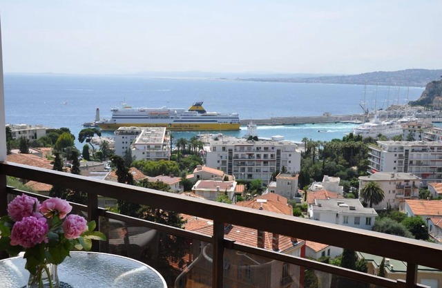 Nice Mont Boron - Port. Cosy 2-room apartment with sea view, pool and closed garage