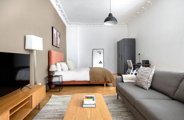 Nice Prenzlauer Berg Studio, nr Mauerpark, by Blueground