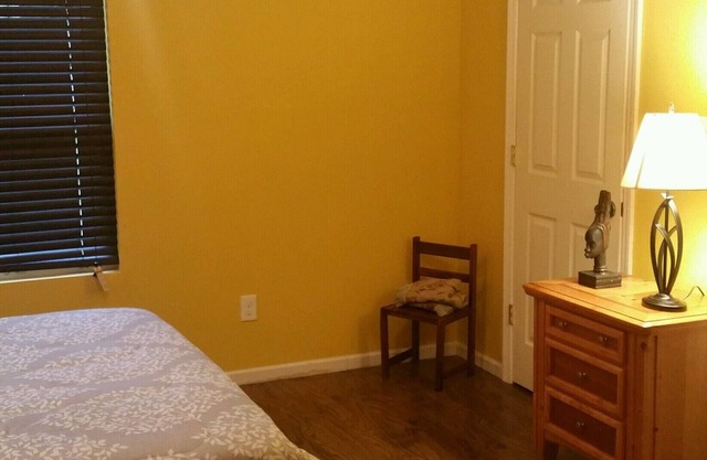 Nice private house near downtown Raleigh with WiFi, AC, heat