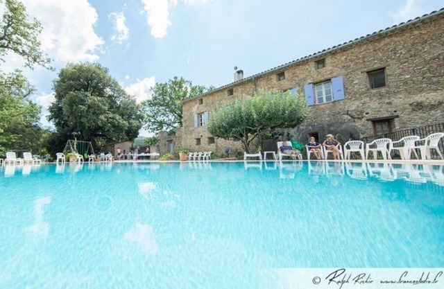 Nice studio 1 pool, terrace overlooking vineyards, quiet and comfortable