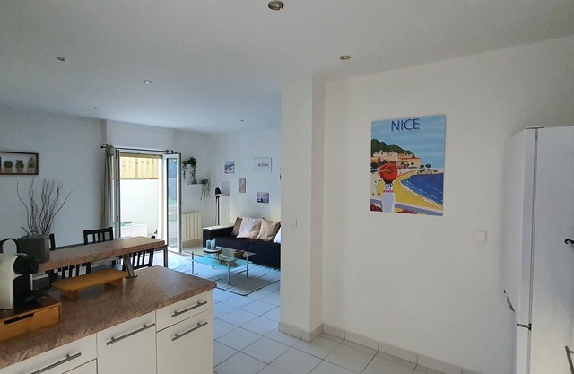 Nice: Very bright 80m2 3-room apartment with garden