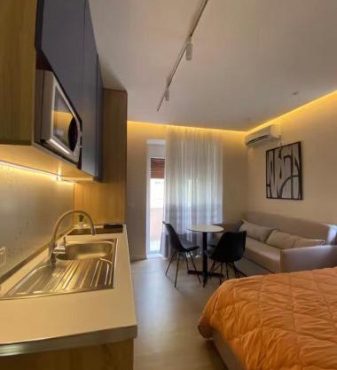 Nicol Apartment