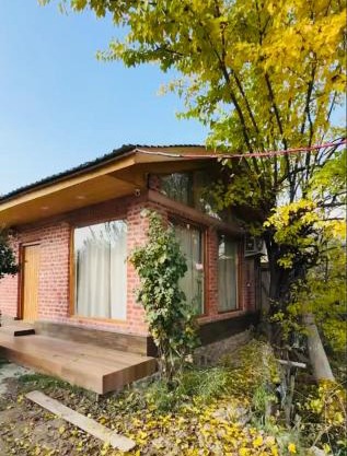 Nigeen Vista Lakeside Chalet
