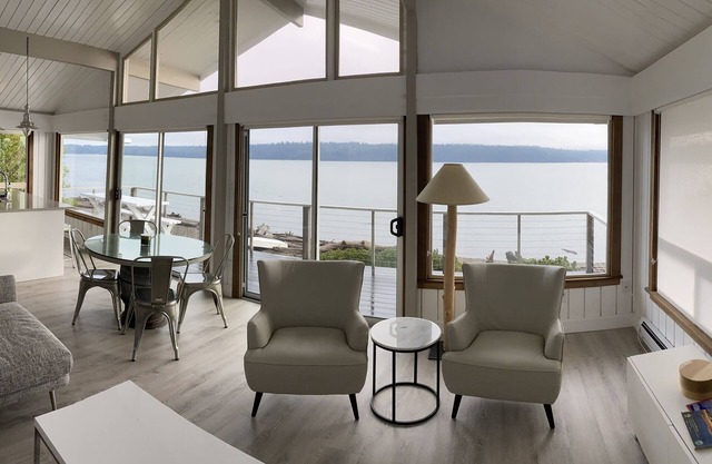 No bank beautifully remodeled Beach House steps from the beach!
