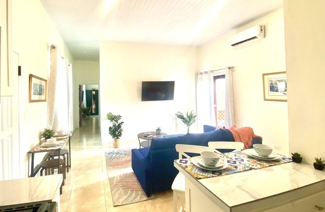 No Chores! 2 BD 2 BA in the heart of Havensight