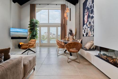 Nomad Water Lodge