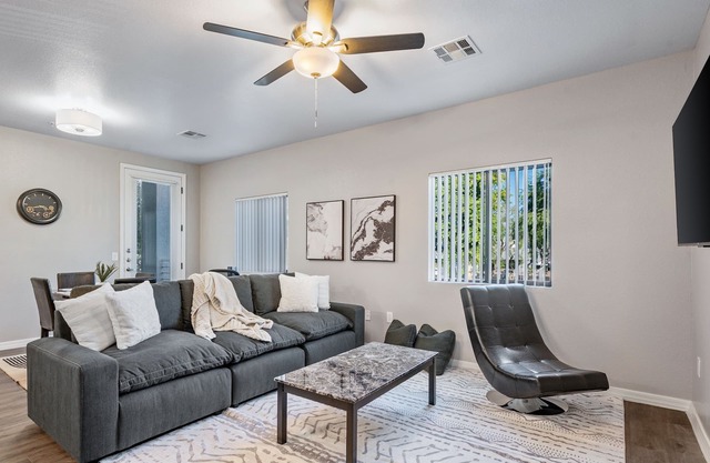 North Phoenix - 2 Bedroom 2 Bath w/Pool and Gym