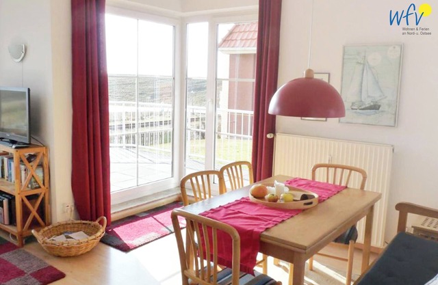 North Sea vacation with large south-facing balcony!