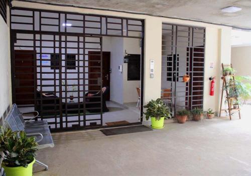 Nos 3 appartements meublés - De 1 à 10 personnes, Residence Nehemie Feh-Kesse Bingerville