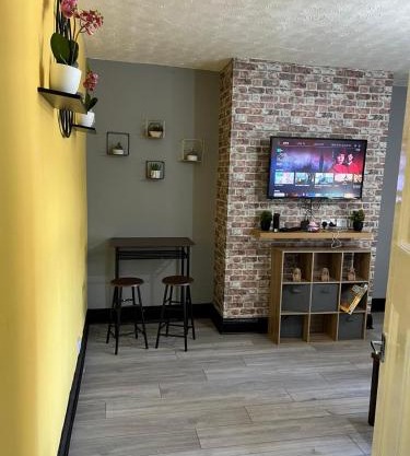 Nuns Moor fully equipped kitchen free parking Netflix