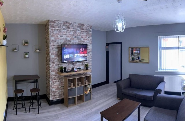 Nuns Moor apartment, fully equipped kitchen and free parking