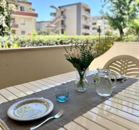 Nura's - Casa Flor Seaside