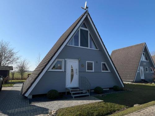 Nurdachhaus mit Blick ins Grüne- ruhige Lage nahe Yachthafen Fedderwardersiel
