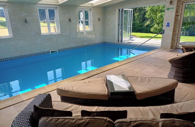 Oak View, Rural Home in Devon with Indoor Pool