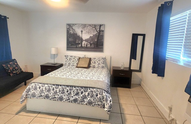 oasis at hollywood ll unit 8-sleeps 3