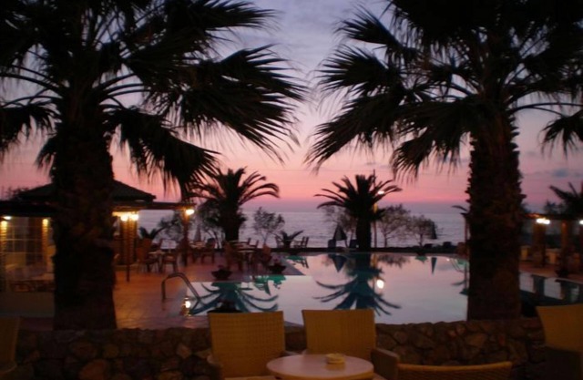 OASIS HOTEL KYPARISSIA