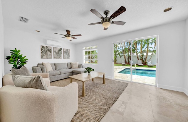 Oasis49 | spacious 4-bedroom getaway with pool!