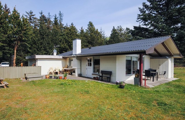 "Oberon" - 3km from the sea by Interhome