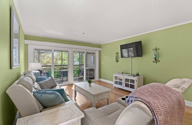 Ocean Creek Resort: 2BR Condo w/Pools, Tennis & Walk to Beach