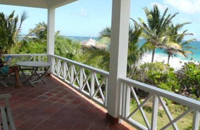 Ocean front condo ST. KITTS - Frigate Bay - steps to beach - ideal location