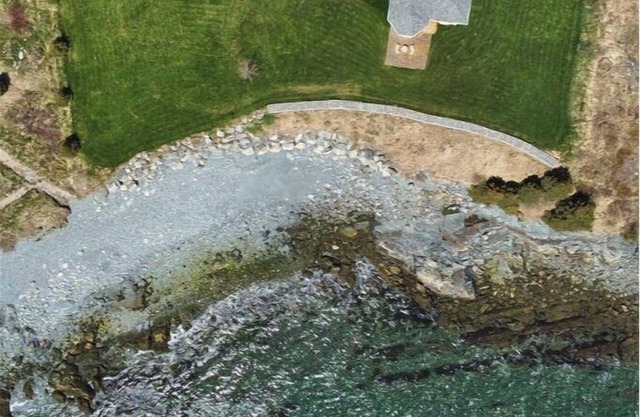 Ocean Front, Shoreline access from property, Main Floor Master with ensuite.