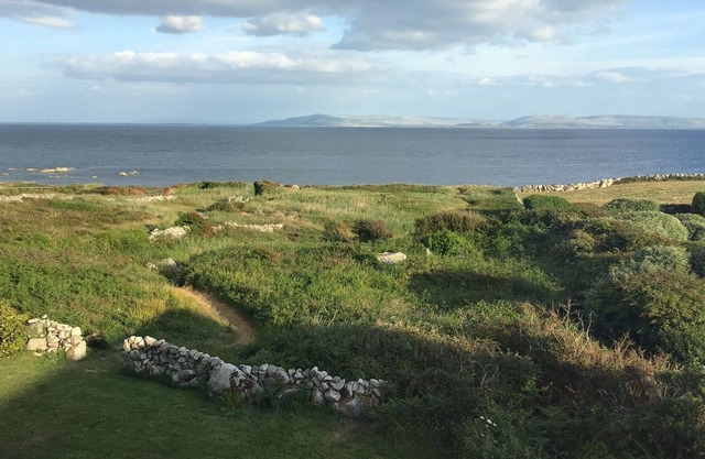 OCEAN FRONT SPECTACULAR VIEWS ATLANTIC OCEAN & GALWAY BAY 4 BED 3 BATH TERRACE
