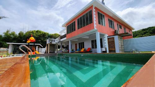 Ocean Heart Hotel