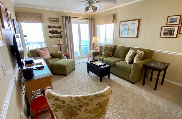 Ocean & Sound Views! Quiet Top-Floor Condo, Beach, Pool, WiFi & more!