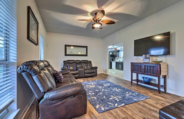Ocean Springs Home w/Sunroom ~ 5 Mi to Beach