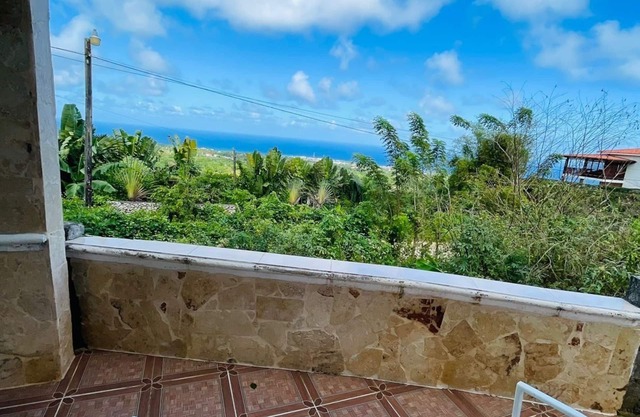 Ocean view 1-bedroom house with AC, WiFi, and pool access in awesome Cabrera