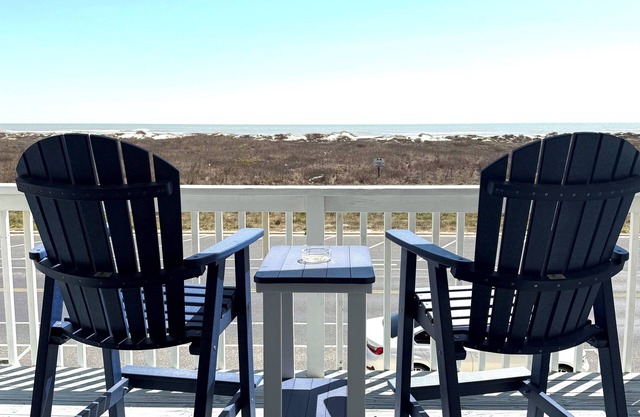 Ocean View! Entire townhome.with balcony view overlooking the Gulf!