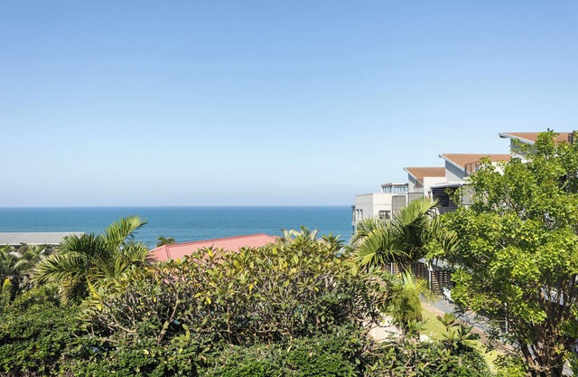 Ocean View Escape 2-bedroom apartment in Kingsburgh with AC and Private Rooftop