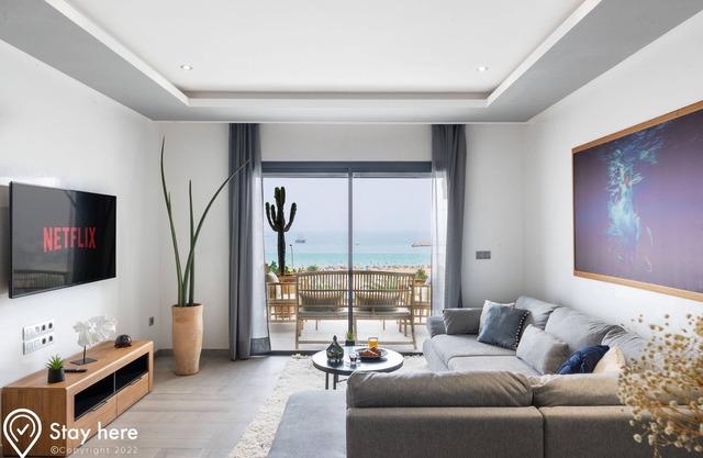 Ocean View Luxury 2 bedrooms near Marina + Parking