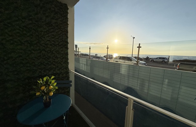 Oceanfront 1 BR Oasis w/Parking & Heated Pool