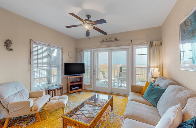 Oceanfront condo with private balcony, hot tub, outdoor pool, & pool table