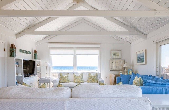 Oceanfront Cottage on Smith Point with Beautiful Water Views, New Kitchen