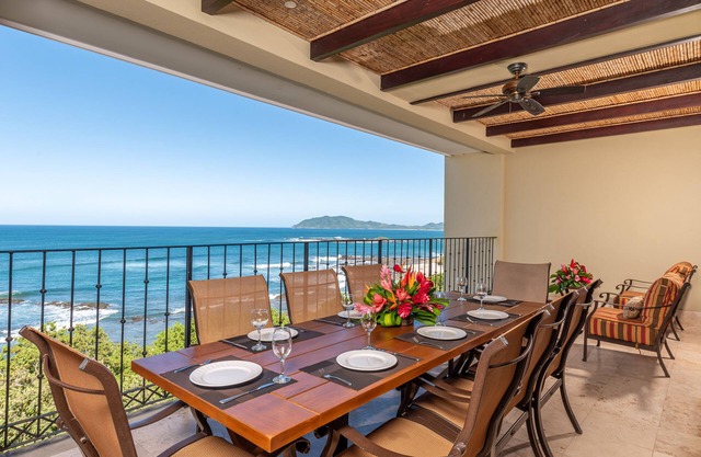 OCEANFRONT LUXURY PENTHOUSE - UNMATCHED VIEWS & COMFORT - 2 LEVELS OF ELEGANCE