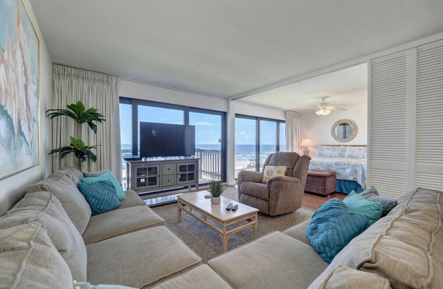 Oceanfront Oasis: 2-Bedroom Condo Steps from the Sand!