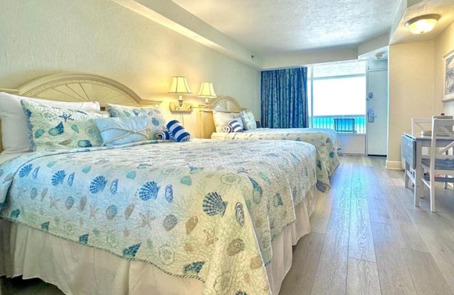 Oceanfront Studio DBR 414