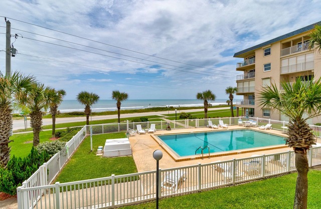 Oceanfront Sunrise 2 Bed 2 Bath Condo with Pool