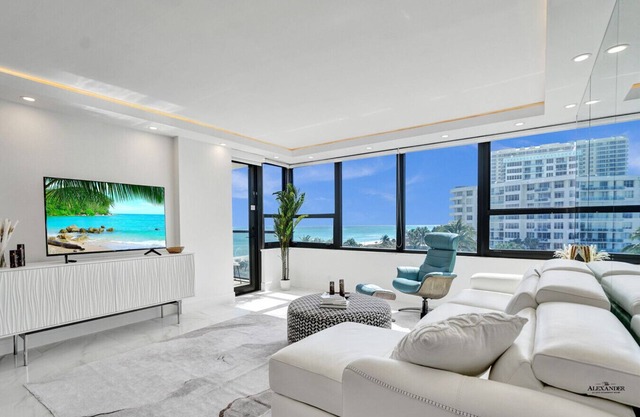 Oceanfront Upscale Condo Ocean & Beach View 701