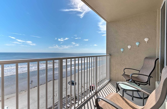 Oceanfront Daytona Beach Studio w/Balcony!