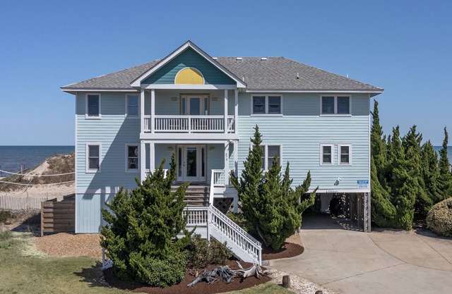 Oceanfront w Elevator, 6 Bedrooms & Private Walkway, Custom Pool, VIEWS
