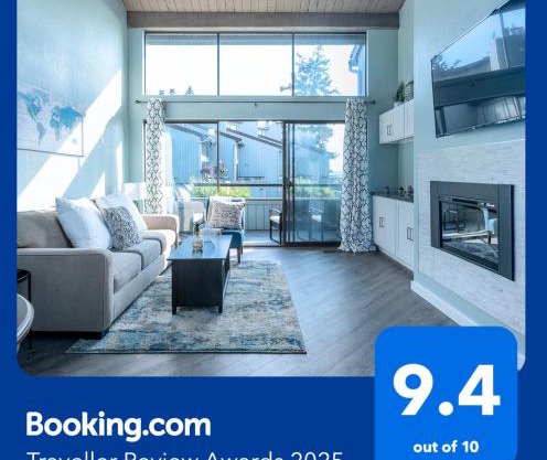Oceanview Escape at Birch Bay with indoor Pool & Hot Tub