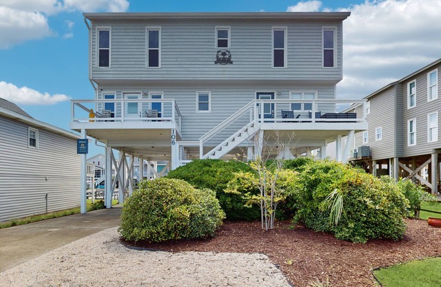 Oceanview home with hot tub, boat dock and direct canal access