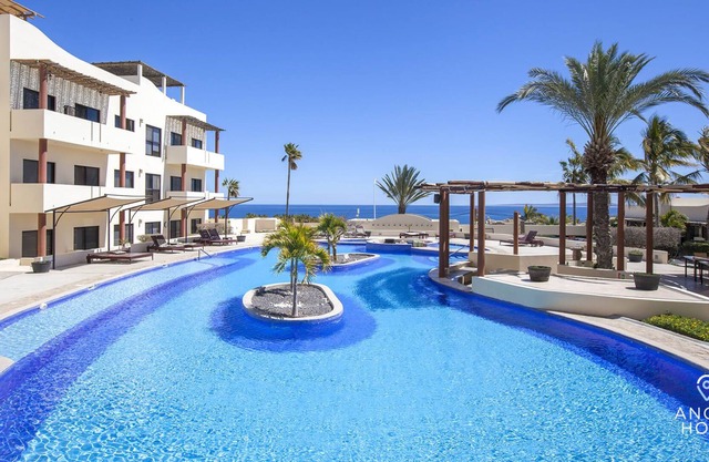 Oceanview Stay, Satellite Internet, Steps to Beach