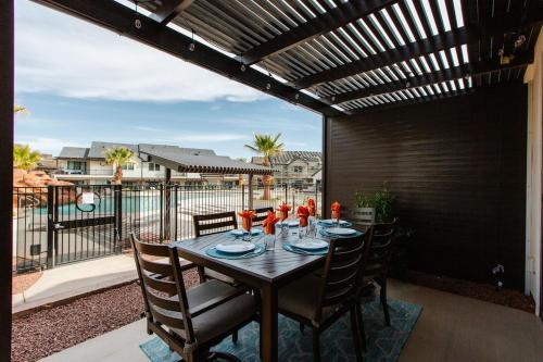 Ocotillo Springs 4 Ping Pong Table, X Box One, and close access to the Community Pool