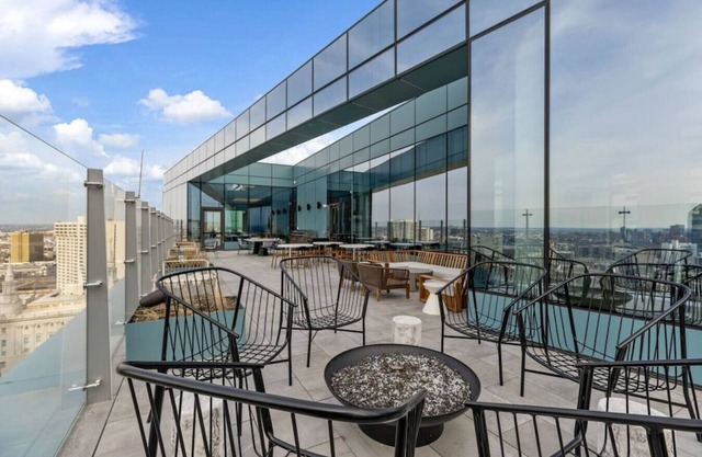 OCS 1908 · 1BR| Center City Luxury Apt w/ Gym|View|Location!