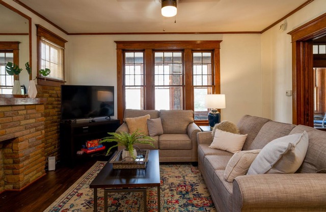 ❤ of Morgantown★Parking★Smart TV★2min→WVU★