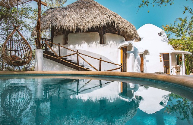 OffGrid SuperAbode Domes In Front of the Ocean with Pool near Roca Blanca